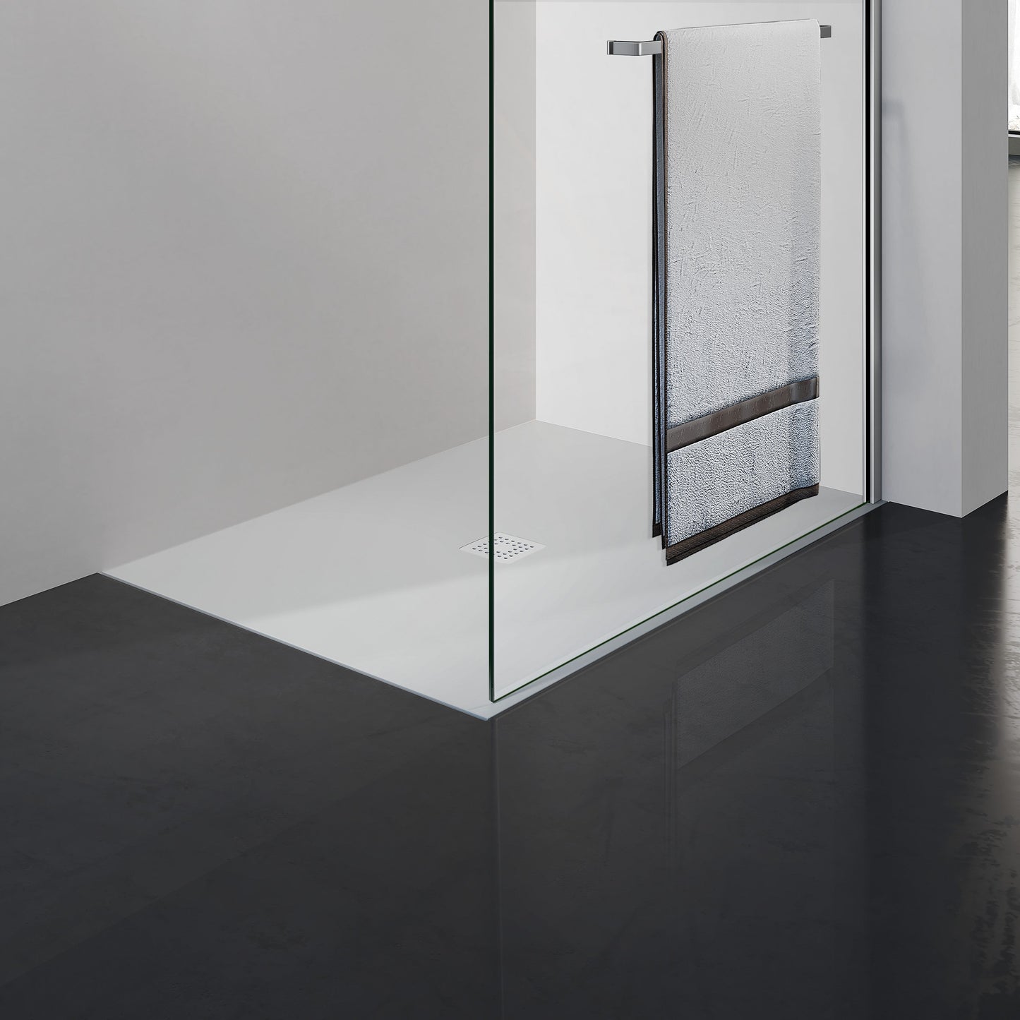 Paroi de douche avec porte-serviette et barre de fixation en aluminium chromé