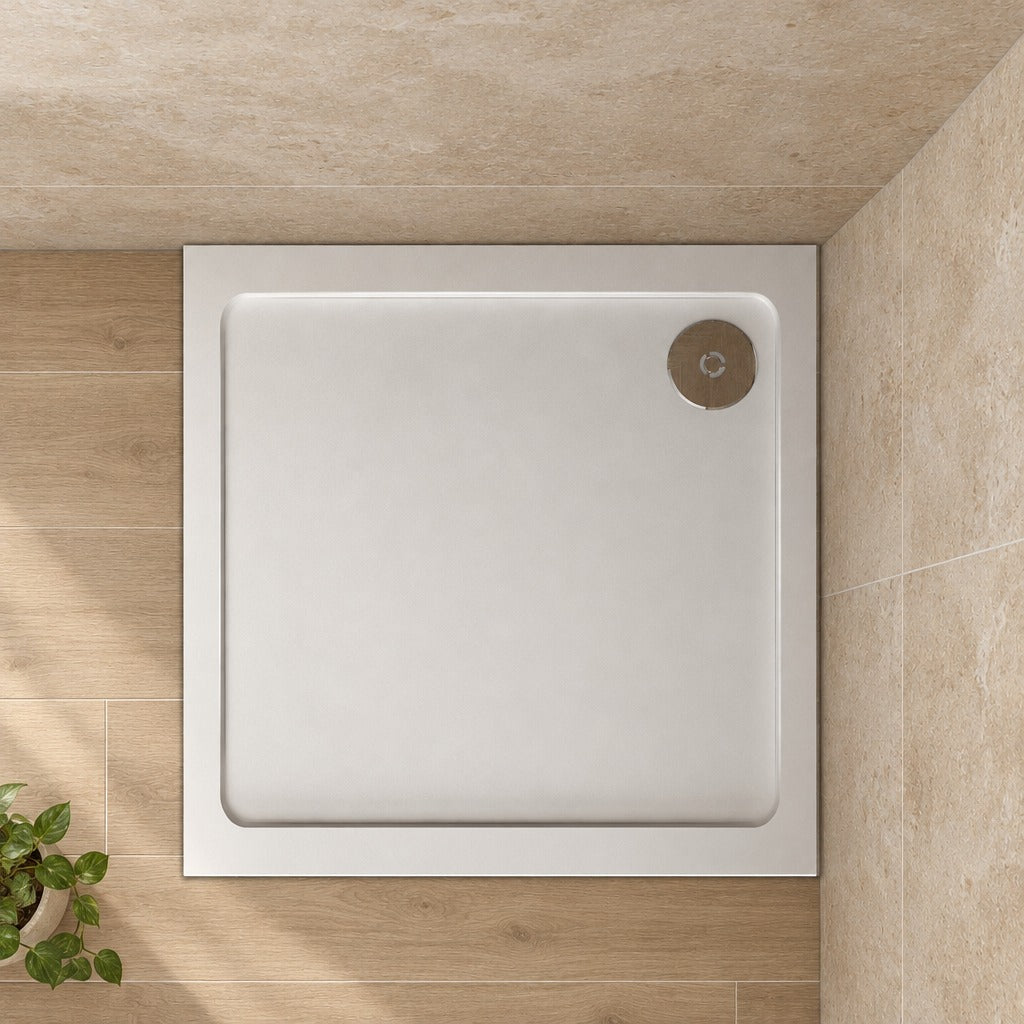 Receveur de douche extra-plat blanc en résine minérale et gel coat – en situation dans une salle de bain