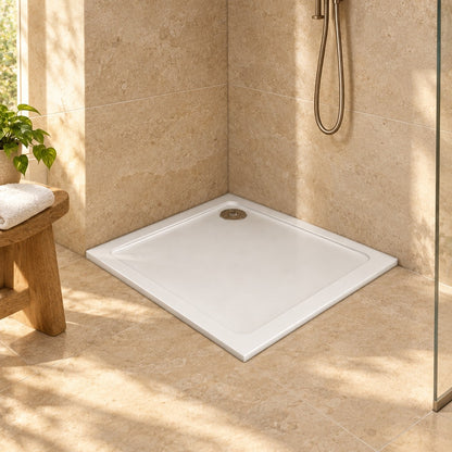 Receveur de douche extra-plat blanc en résine minérale et gel coat – ambiance salle de bain