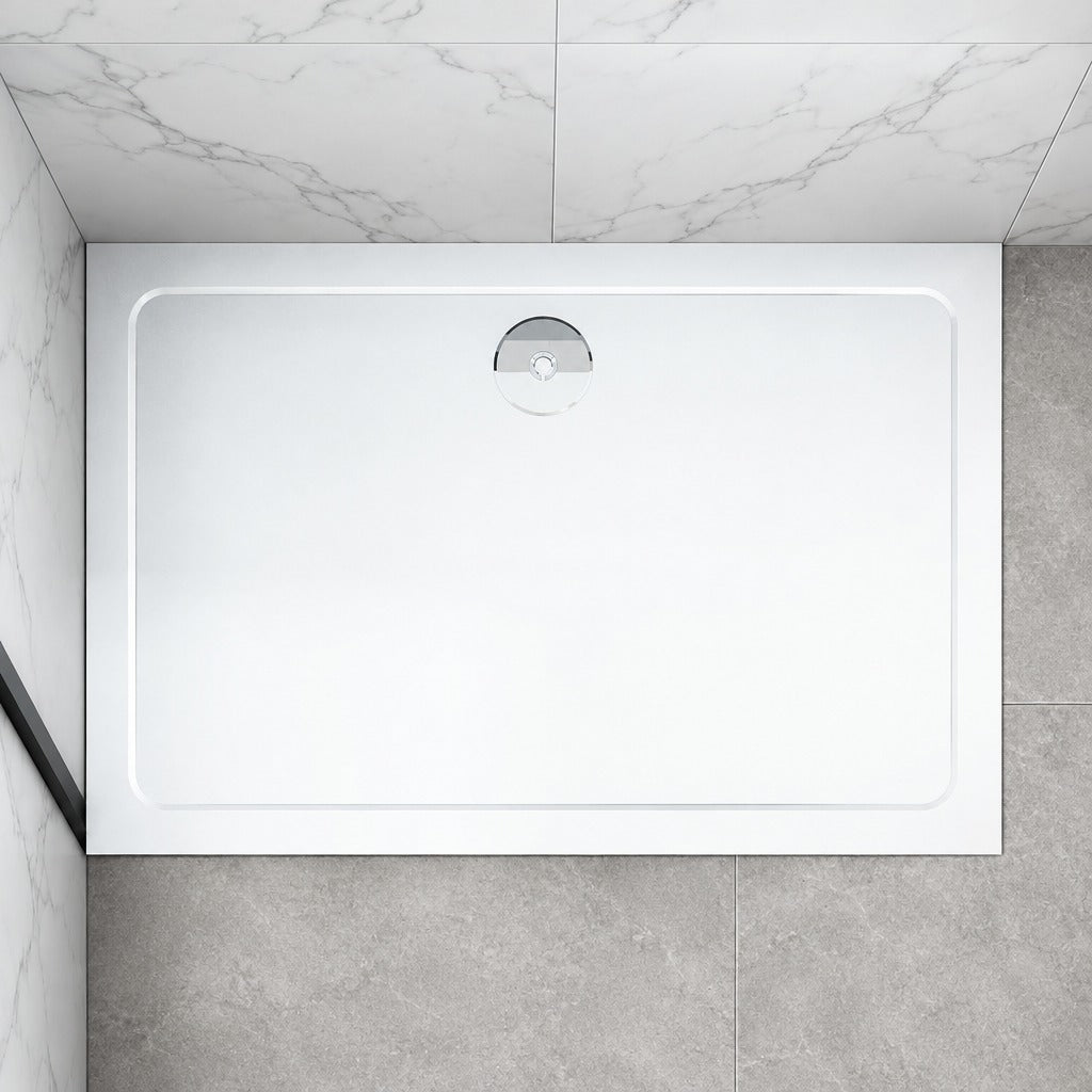 Receveur de douche extra-plat blanc en résine minérale et gel coat – en situation dans une salle de bain