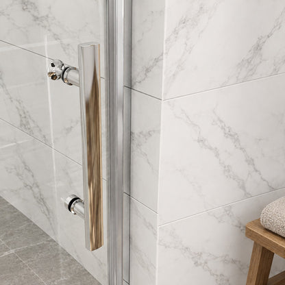 Porte de douche pivotante avec élément fixe – en situation dans une salle de bain