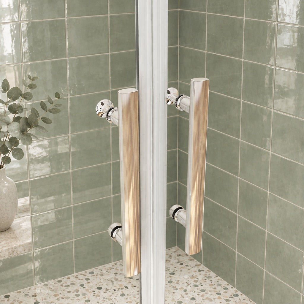 Porte de douche battante avec élément fixe – en situation dans une salle de bain