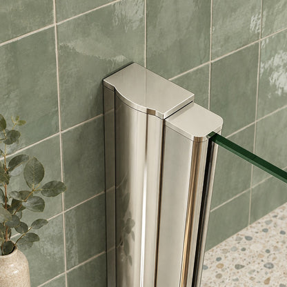 Porte de douche battante avec 2 éléments fixes – en situation dans une salle de bain