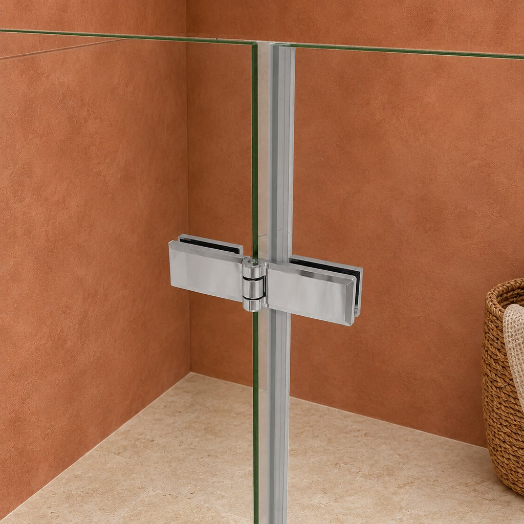 Porte de douche pivotante-pliante avec élément fixe pour niche – en situation dans une salle de bain