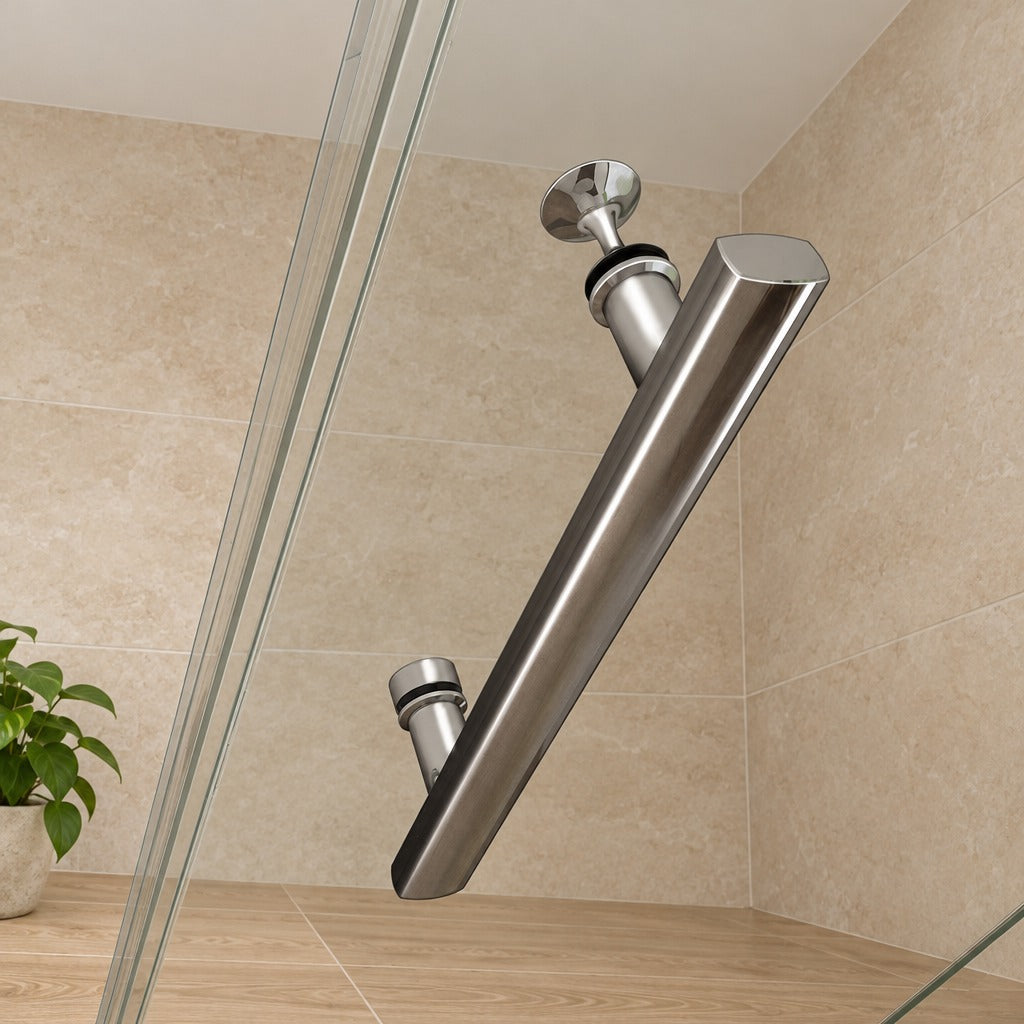 Porte de douche pivotante avec paroi fixe pour niche – en situation dans une salle de bain