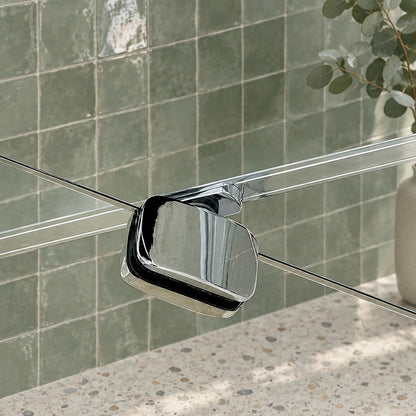 Cabine de douche pivotante accès d'angle – en situation dans une salle de bain
