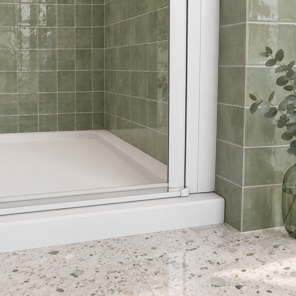 Porte de douche pivotante pour niche – en situation dans une salle de bain